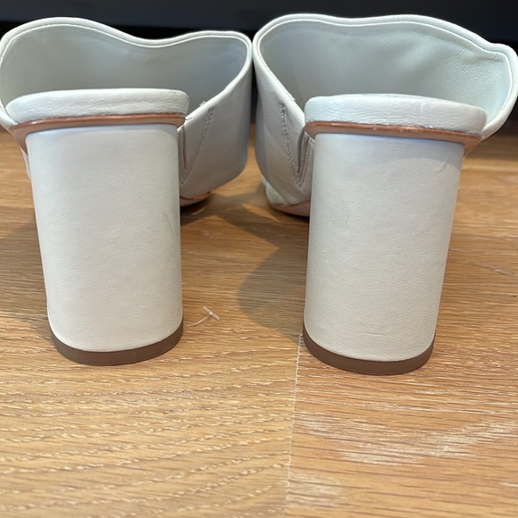 Vince Nessia Block Heel Leather Sandal - Picture 6 of 9